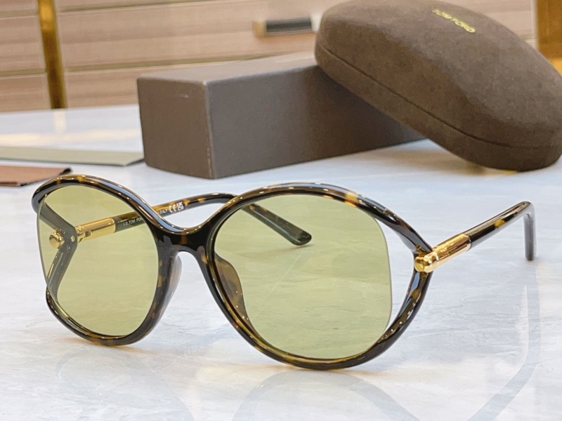 TOM FORD
